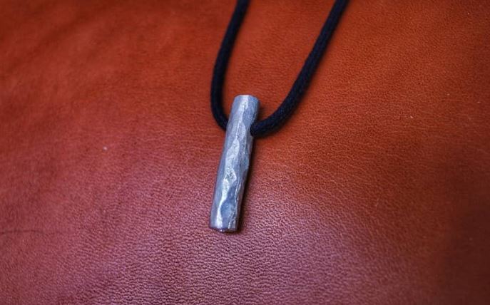 pendant_handcrafted_male3.JPG